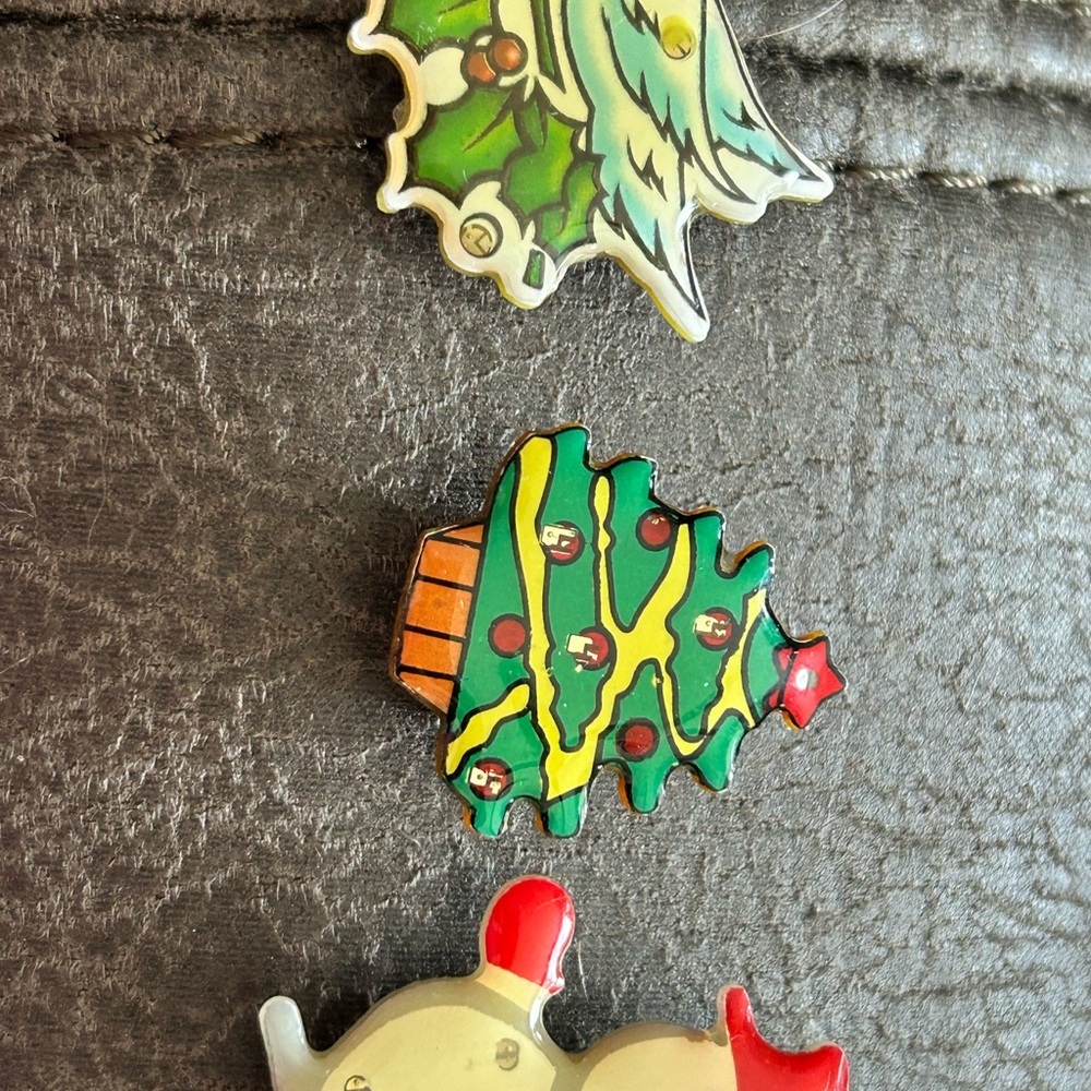 🔥$2 Christmas light up brooches set of three 🎄